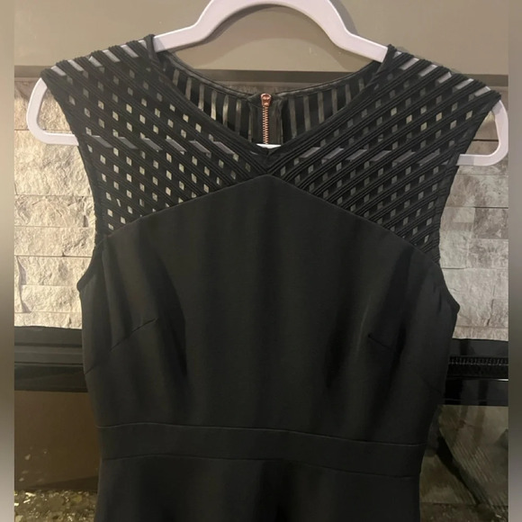 Tahari by Arthur Levine size 6 black cutout A-Line dress - Picture 3 of 11